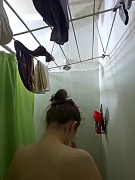 Snapshot of Snowbunnycake_131 chatting on 09.22.25 Snowbunnycake 131 online show from 09.22.25