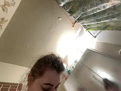 Snowbunnycake 131 online show from 11.27.25