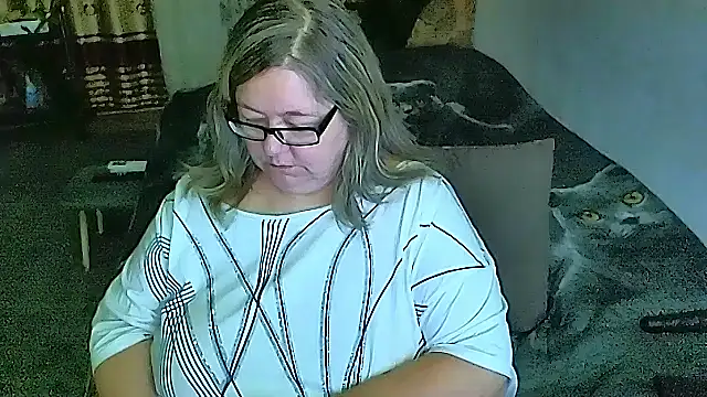 Snapshot of sex2 chatting on 10.22.25 sex2 online show from 10.22.25