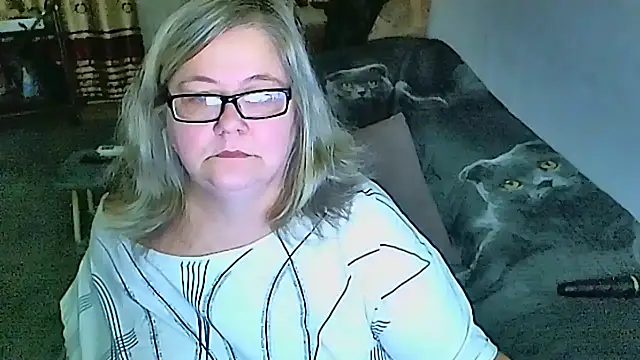 Snapshot of sex2 chatting on 10.23.25 sex2 online show from 10.23.25