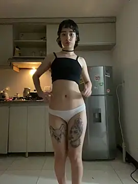 Snapshot of _Lunnaa_ chatting on 05.20.26 Lunnaa online show from 05.20.26