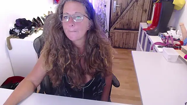 Snapshot of GeilesLuder75 chatting on 08.06.26 GeilesLuder75 online show from 08.06.26