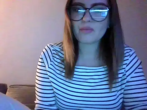 Snapshot of Sexclusive25 chatting on 09.14.25 Sexclusive25 online show from 09.14.25