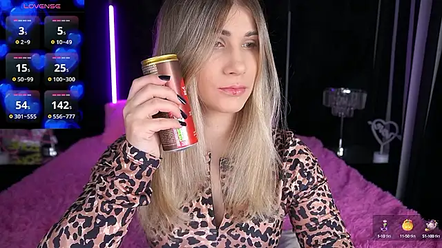 Snapshot of CassandraGood chatting on 12.03.24 CassandraGood online show from 12.03.24