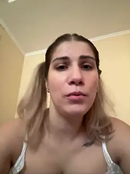 Snapshot of CassandraGood chatting on 12.13.24 CassandraGood online show from 12.13.24