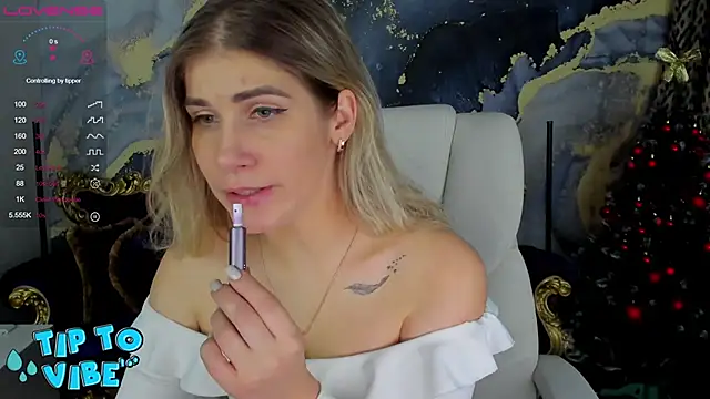 Snapshot of CassandraGood chatting on 01.02.25 CassandraGood online show from 01.02.25