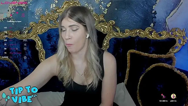 Snapshot of CassandraGood chatting on 01.04.25 CassandraGood online show from 01.04.25