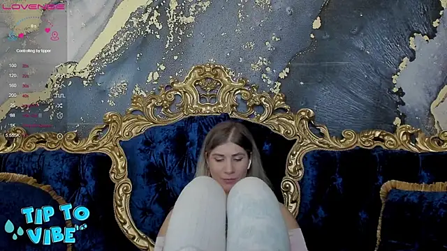 Snapshot of CassandraGood chatting on 01.10.25 CassandraGood online show from 01.10.25