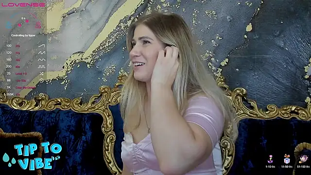 Snapshot of CassandraGood chatting on 01.10.25 CassandraGood online show from 01.10.25