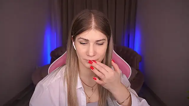 Snapshot of CassandraGood chatting on 03.14.25 CassandraGood online show from 03.14.25