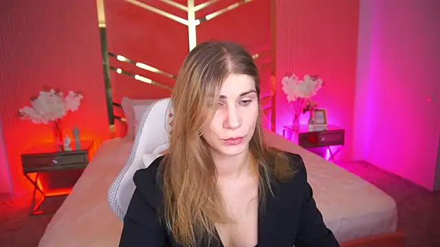 Snapshot of CassandraGood chatting on 09.09.25 CassandraGood online show from 09.09.25