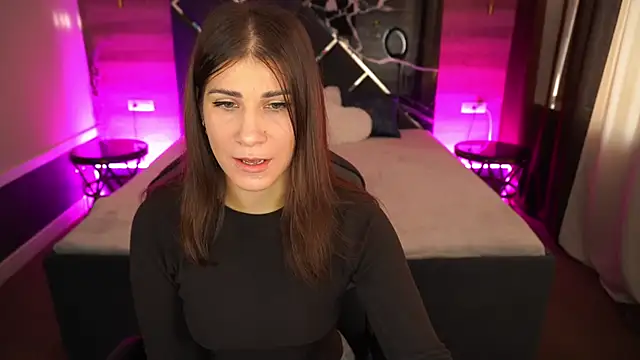 Snapshot of CassandraGood chatting on 11.14.25 CassandraGood online show from 11.14.25