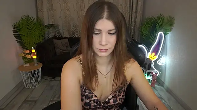 Snapshot of CassandraGood chatting on 12.21.25 CassandraGood online show from 12.21.25