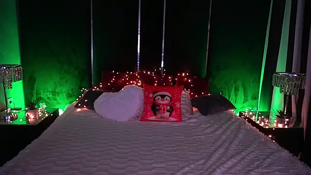 Snapshot of CassandraGood chatting on 12.23.25 CassandraGood online show from 12.23.25