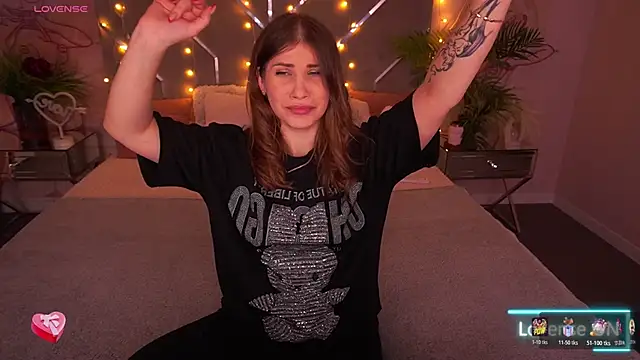 Snapshot of CassandraGood chatting on 02.12.26 CassandraGood online show from 02.12.26