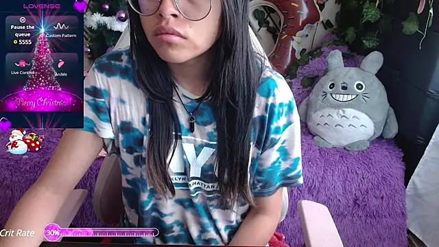 Snapshot of MidoriQuiinn chatting on 12.14.24 MidoriQuiinn online show from 12.14.24
