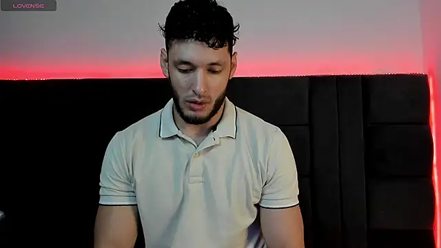 Snapshot of alejandro__2 chatting on 04.25.26 alejandro 2 online show from 04.25.26