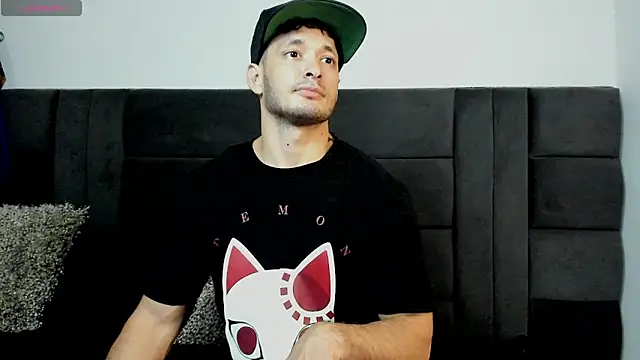 Snapshot of alejandro__2 chatting on 04.30.26 alejandro 2 online show from 04.30.26