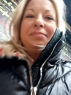 Arina smiles online show from 12.20.24