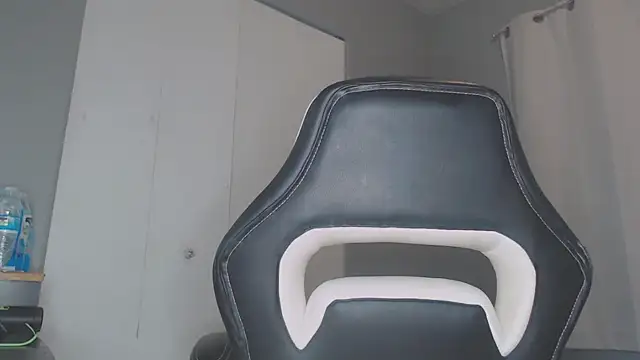 Snapshot of ChrisVacher chatting on 01.03.25 ChrisVacher online show from 01.03.25