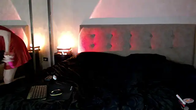 Snapshot of -Yummybabes- chatting on 04.30.26 -Yummybabes- online show from 04.30.26