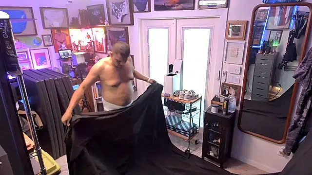 Snapshot of Briefs_bud chatting on 03.09.25 Briefs bud online show from 03.09.25