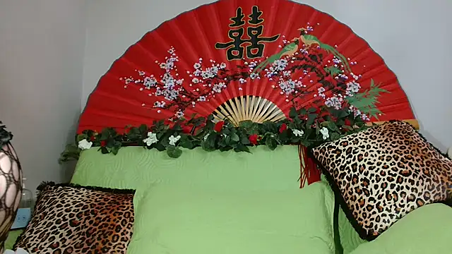 x  KHALEESI  x online show from 04.02.26