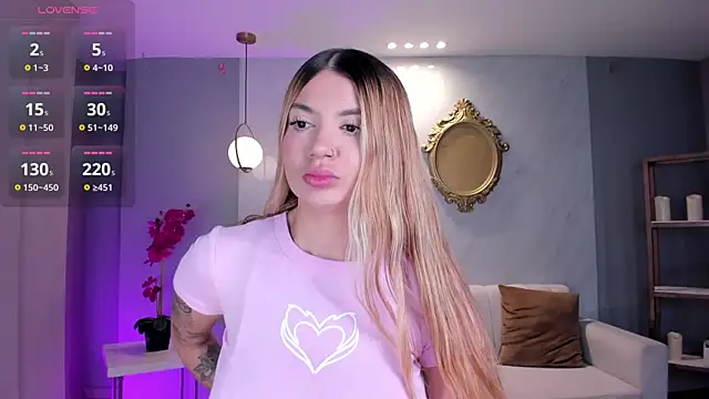 NiaHolland online show from 12.19.25