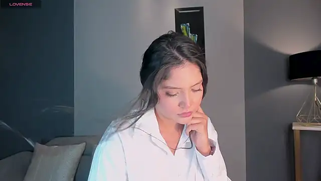 Snapshot of NinaMichelle chatting on 04.23.26 NinaMichelle online show from 04.23.26