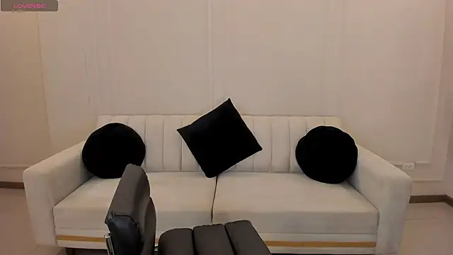 Snapshot of NinaMichelle chatting on 05.26.26 NinaMichelle online show from 05.26.26