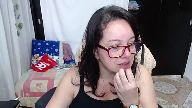 Snapshot of Sonialorens_ chatting on 12.15.24 Sonialorens  online show from 12.15.24