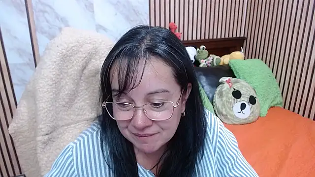 Snapshot of Sonialorens_ chatting on 09.25.25 Sonialorens  online show from 09.25.25