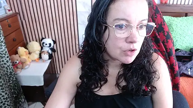 Snapshot of Sonialorens_ chatting on 10.08.25 Sonialorens  online show from 10.08.25