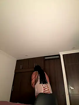 Snapshot of IamSashaLuv chatting on 12.08.24 IamSashaLuv online show from 12.08.24