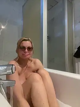 Lisavontease online show from 02.08.26