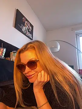 Lisavontease online show from 02.21.26