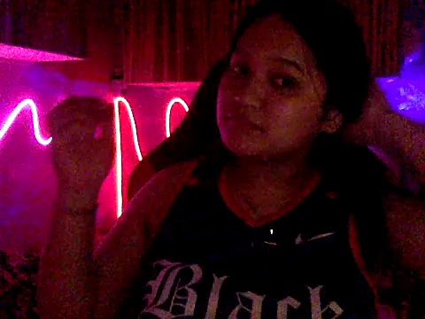 Snapshot of EmpressYna chatting on 09.22.25 EmpressYna online show from 09.22.25