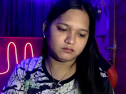 Snapshot of EmpressYna chatting on 10.23.25 EmpressYna online show from 10.23.25