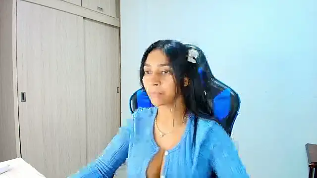 sophiax-x online show from 10.21.25