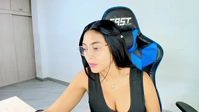 sophiax-x online show from 03.06.26