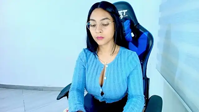 sophiax-x online show from 04.16.26