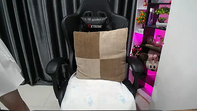 Yuki-yio online show from 09.24.25