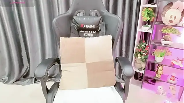 Yuki-yio online show from 02.28.26