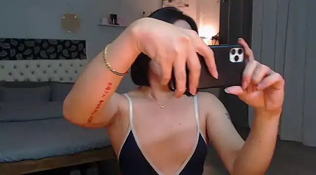 Snapshot of Sexysafarahh chatting on 02.12.25 Sexysafarahh online show from 02.12.25