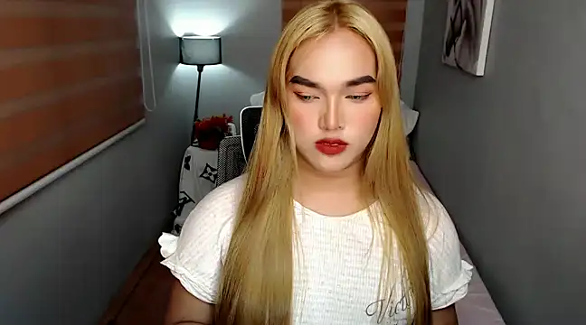 MoaningKylie online show from 01.18.25