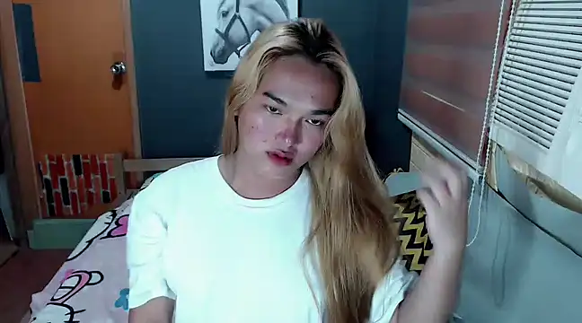 MoaningKylie online show from 03.22.25