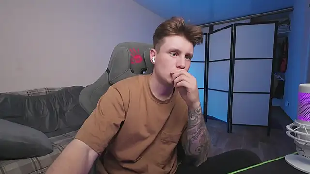 Snapshot of zverev_dima chatting on 11.07.25 zverev dima online show from 11.07.25