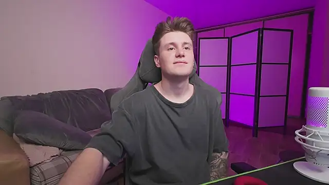 Snapshot of zverev_dima chatting on 11.10.25 zverev dima online show from 11.10.25