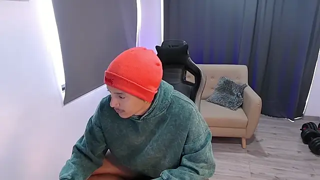 Snapshot of Liam_V chatting on 04.24.26 Liam V online show from 04.24.26