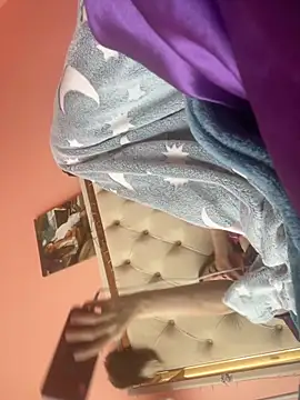 Flossy Vettie online show from 10.04.25